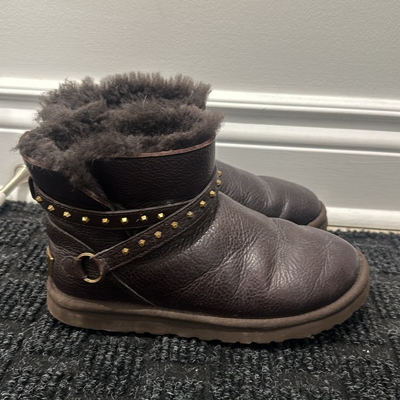 Uggs - brown, short - Picture 5 of 12